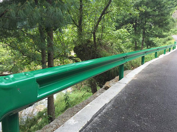 高速公路护栏板