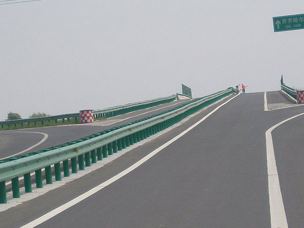 高速公路护栏板