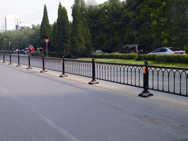 道路护栏
