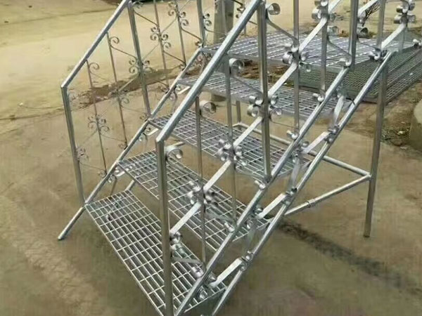 踏步钢格板